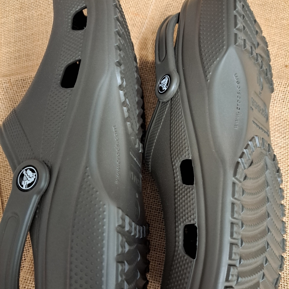 Shoes - Crocs - Picture 2 of 3